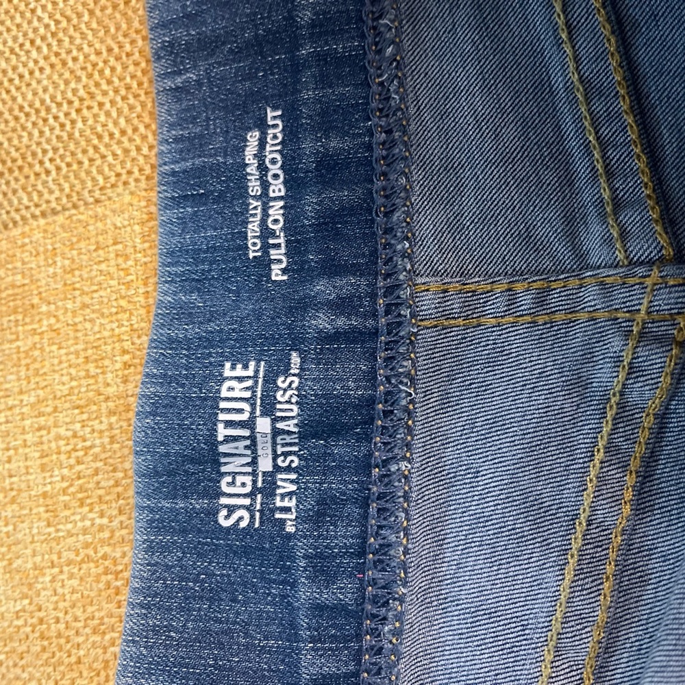Womens Levi's Blue Boot Cut Jeans Classic Style - Picture 6 of 8